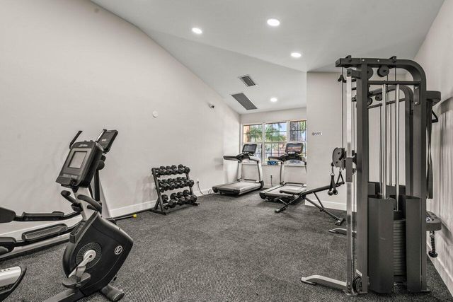 6900 SW 39th Street 101j, Davie, FL 33314