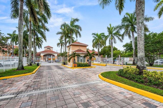 6900 SW 39th Street 101j, Davie, FL 33314