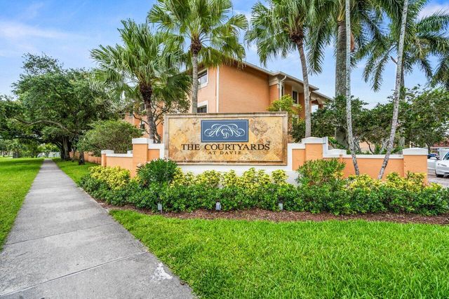 6900 SW 39th Street 101j, Davie, FL 33314