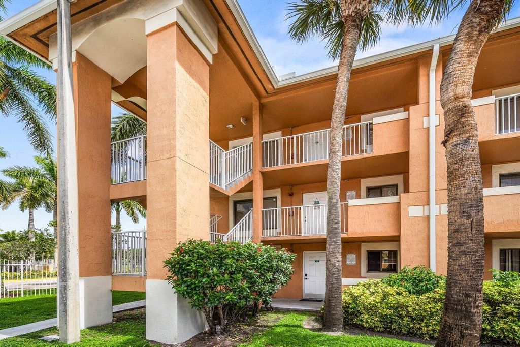 6900 SW 39th Street 101j, Davie, FL 33314