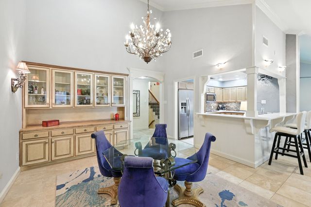 5902 Chimney Wood Circle, Fort Worth, TX 76112