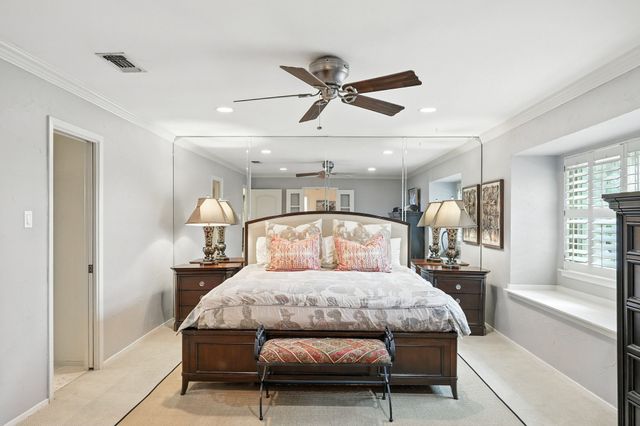 5902 Chimney Wood Circle, Fort Worth, TX 76112