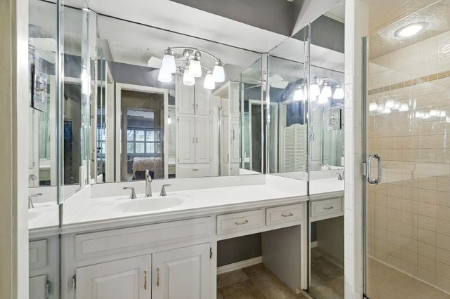 5902 Chimney Wood Circle, Fort Worth, TX 76112