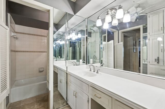 5902 Chimney Wood Circle, Fort Worth, TX 76112