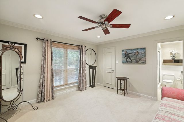 5902 Chimney Wood Circle, Fort Worth, TX 76112