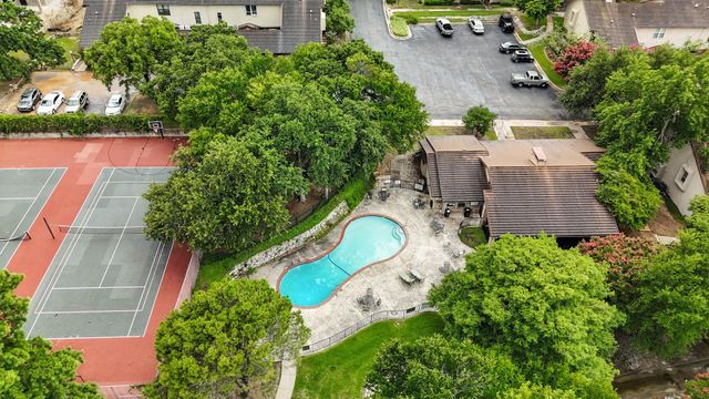5902 Chimney Wood Circle, Fort Worth, TX 76112
