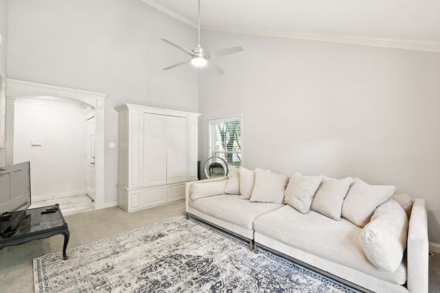 5902 Chimney Wood Circle, Fort Worth, TX 76112