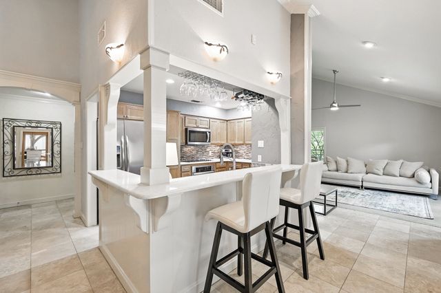 5902 Chimney Wood Circle, Fort Worth, TX 76112