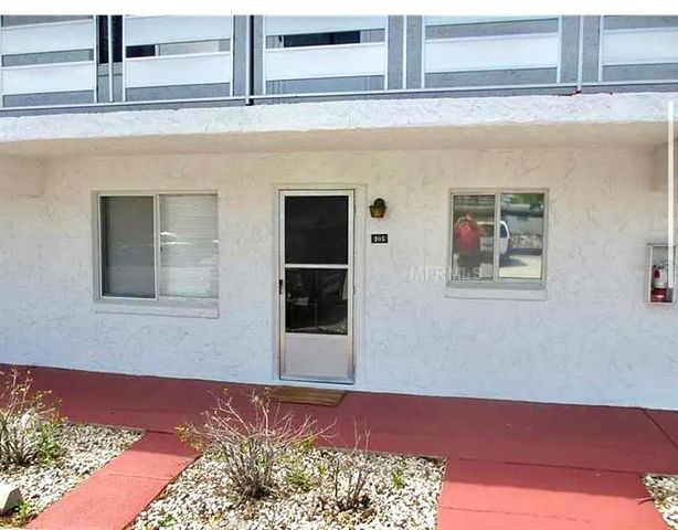 1100 MARTINIQUE DRIVE 105, Winter Haven, FL 33884