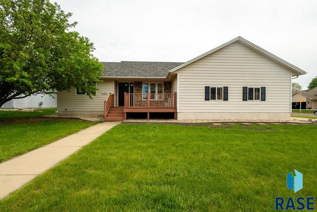 4421 E 38th St Street, Sioux Falls, SD 57103