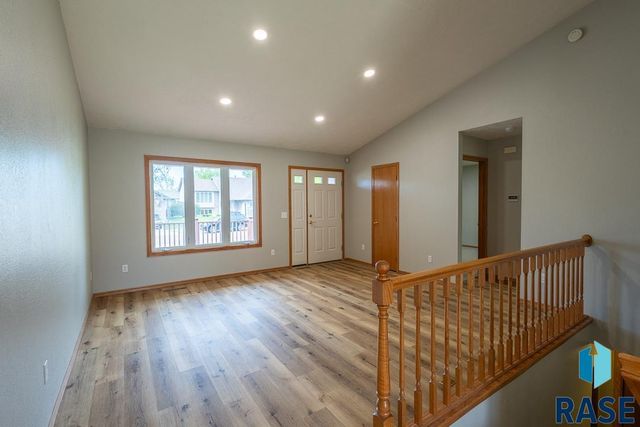 4421 E 38th St Street, Sioux Falls, SD 57103