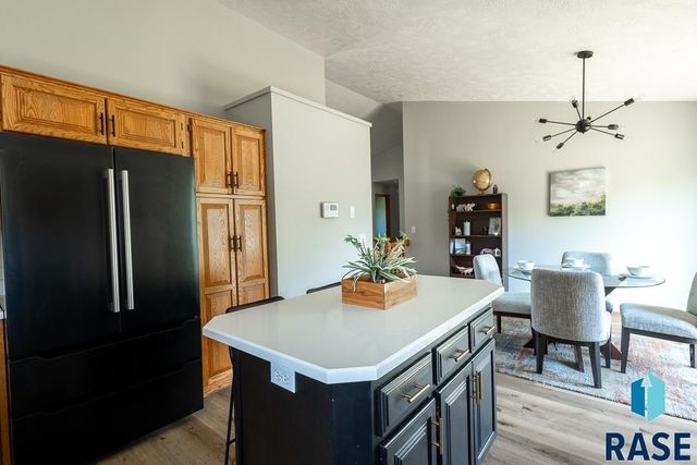 4421 E 38th St Street, Sioux Falls, SD 57103