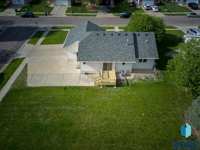 4421 E 38th St Street, Sioux Falls, SD 57103