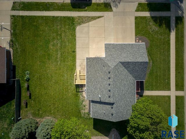 4421 E 38th St Street, Sioux Falls, SD 57103