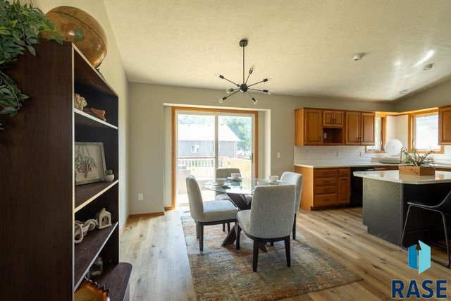4421 E 38th St Street, Sioux Falls, SD 57103