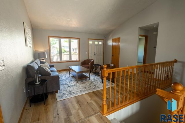 4421 E 38th St Street, Sioux Falls, SD 57103