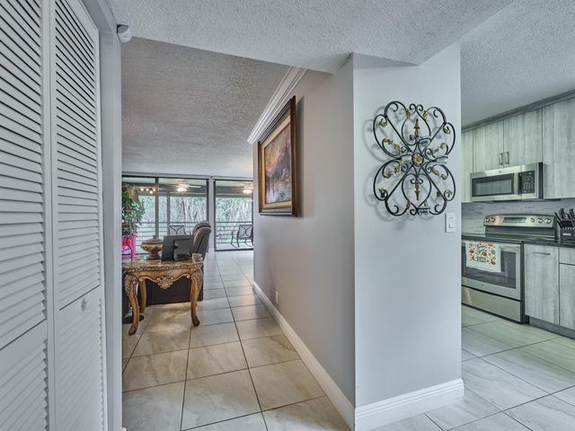 11262 Green Lake Drive 204, Boynton Beach, FL 33437
