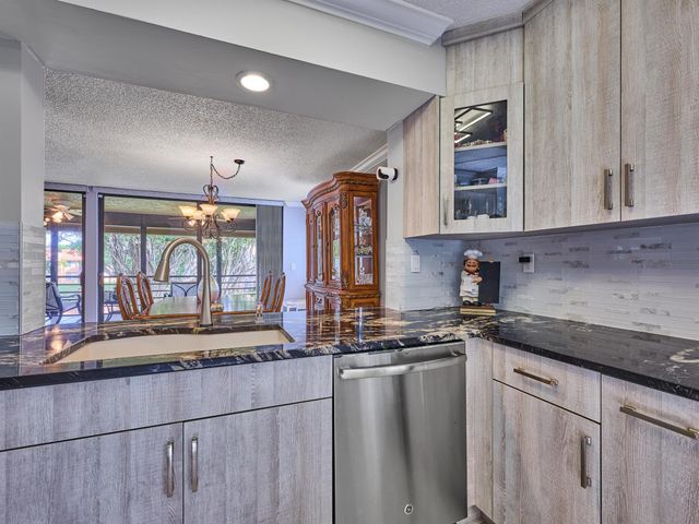 11262 Green Lake Drive 204, Boynton Beach, FL 33437