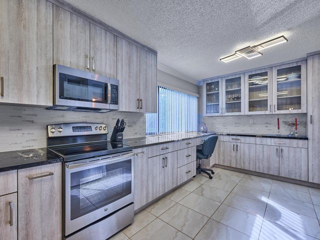 11262 Green Lake Drive 204, Boynton Beach, FL 33437