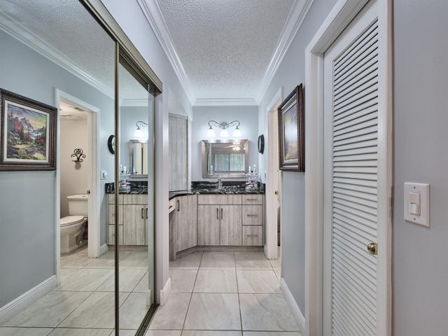 11262 Green Lake Drive 204, Boynton Beach, FL 33437