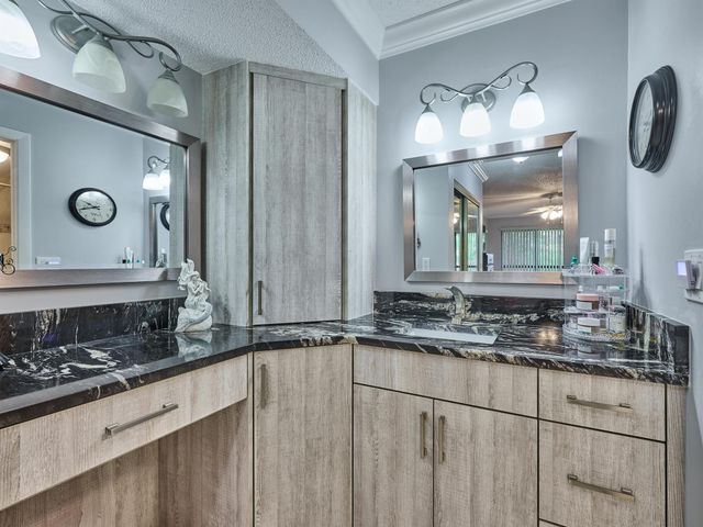 11262 Green Lake Drive 204, Boynton Beach, FL 33437