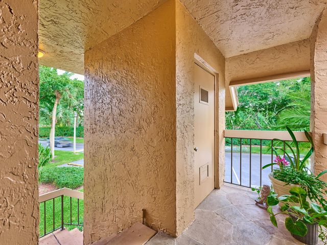 11262 Green Lake Drive 204, Boynton Beach, FL 33437