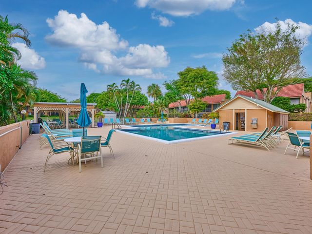 11262 Green Lake Drive 204, Boynton Beach, FL 33437