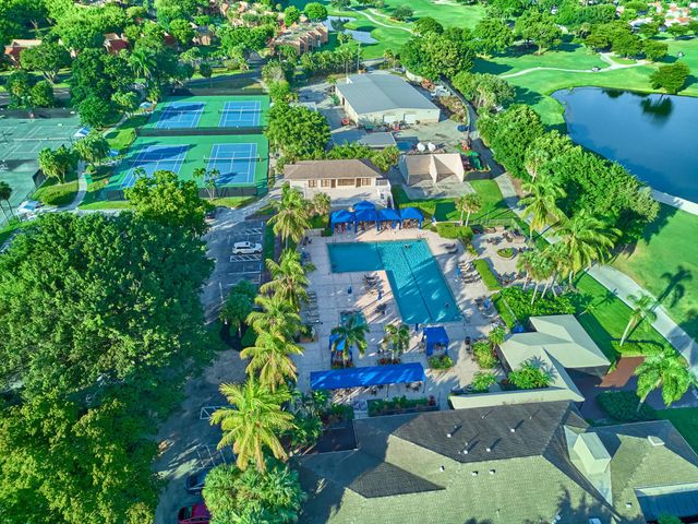 11262 Green Lake Drive 204, Boynton Beach, FL 33437
