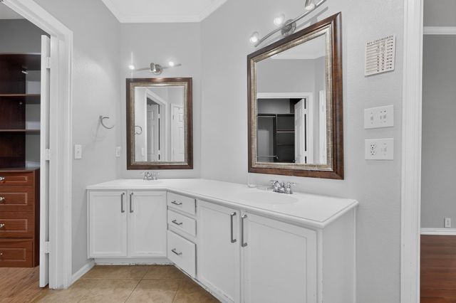 2712 Thorncreek Lane, Fort Worth, TX 76177