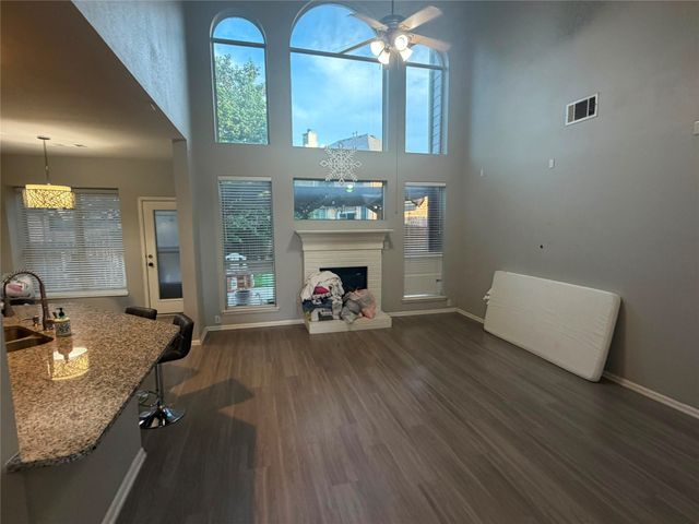 2712 Thorncreek Lane, Fort Worth, TX 76177
