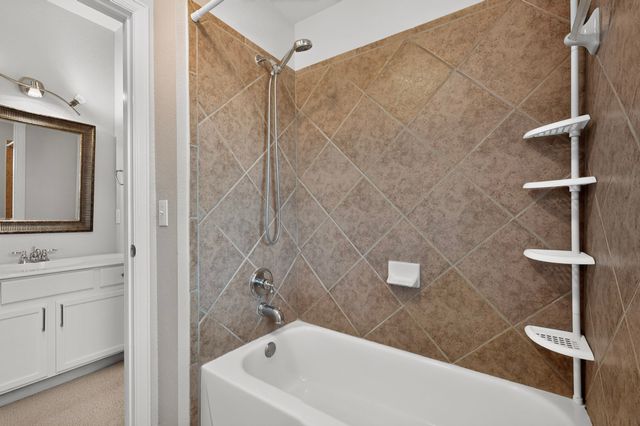 2712 Thorncreek Lane, Fort Worth, TX 76177