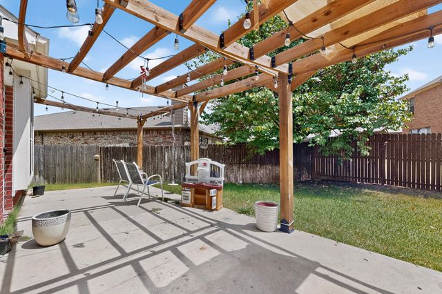 2712 Thorncreek Lane, Fort Worth, TX 76177