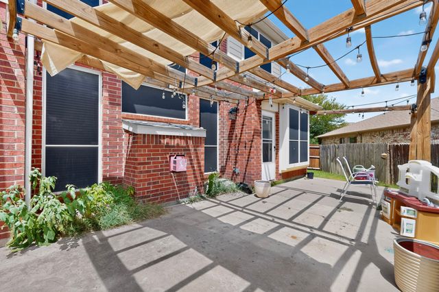 2712 Thorncreek Lane, Fort Worth, TX 76177