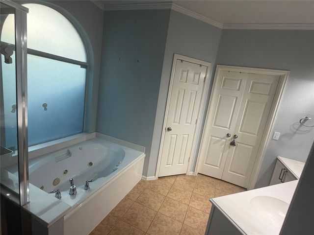 2712 Thorncreek Lane, Fort Worth, TX 76177