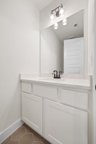 104 Montecilo DR, Liberty Hill, TX 78642