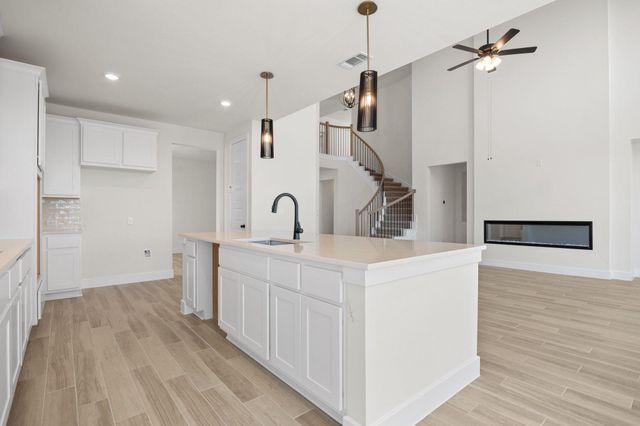 104 Montecilo DR, Liberty Hill, TX 78642