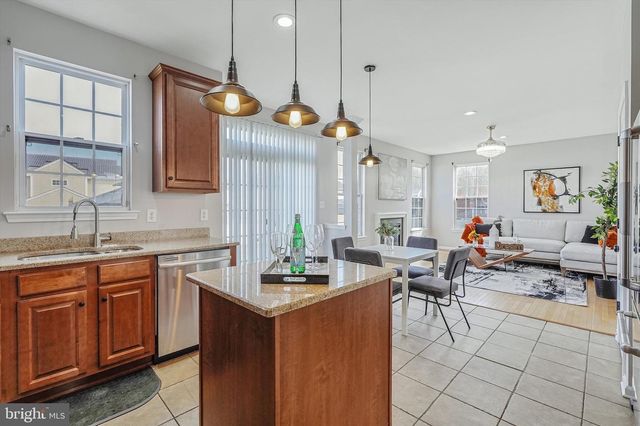 4 HARVEST LN, Pemberton, NJ 08068