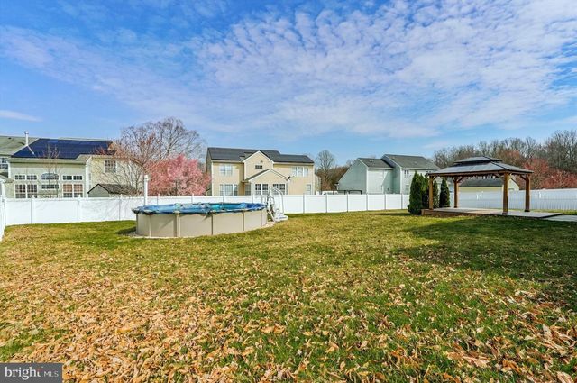 4 HARVEST LN, Pemberton, NJ 08068