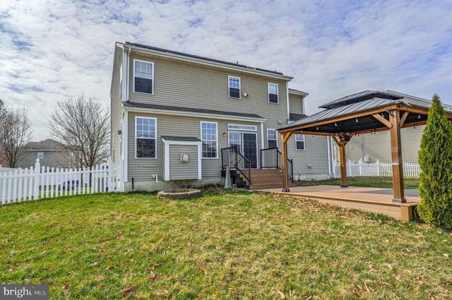 4 HARVEST LN, Pemberton, NJ 08068