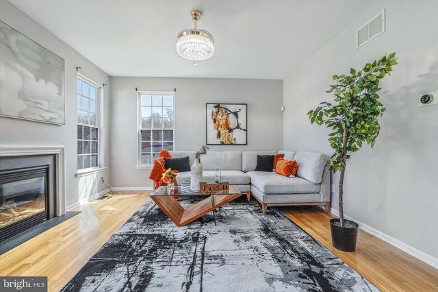 4 HARVEST LN, Pemberton, NJ 08068