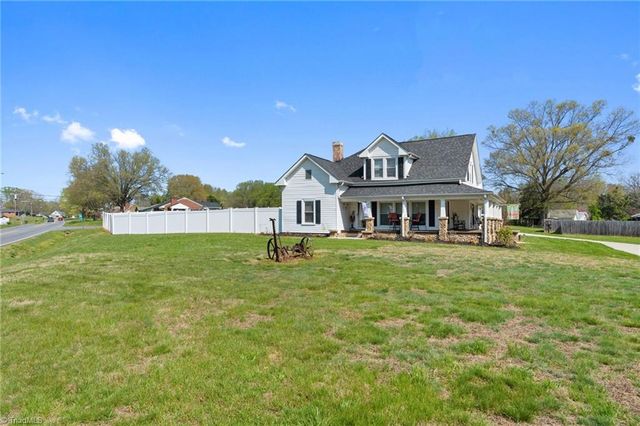 1430 Forrest Drive, Mount Airy, NC 27030