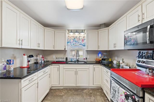 1430 Forrest Drive, Mount Airy, NC 27030
