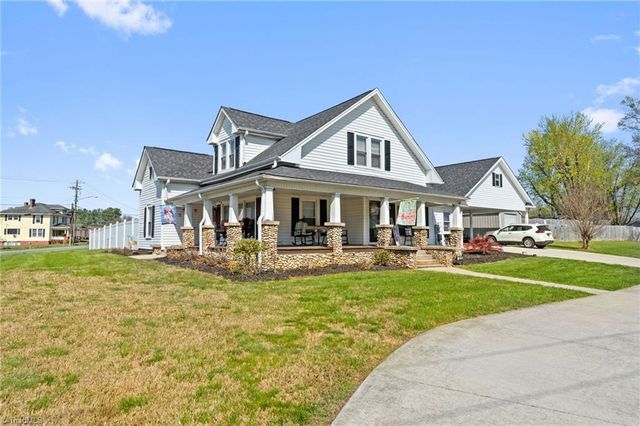 1430 Forrest Drive, Mount Airy, NC 27030