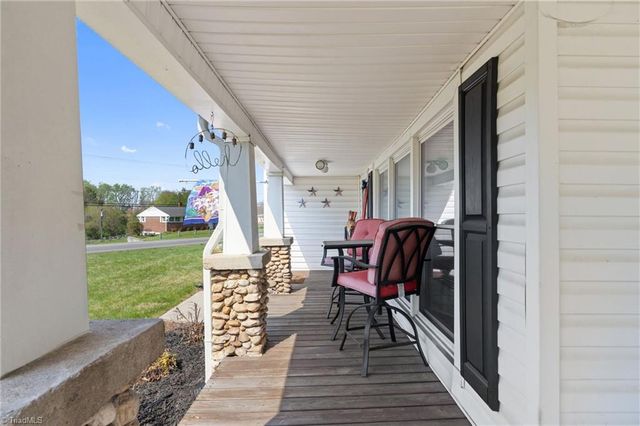 1430 Forrest Drive, Mount Airy, NC 27030