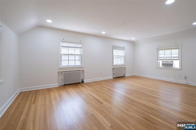 198 Rodney Street, Glen Rock, NJ 07452