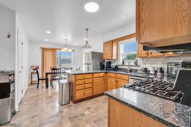 605 Corliss Ave, Phillipsburg Town, NJ 08865