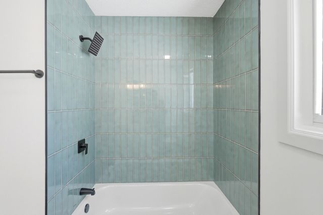 3389 Dillward Drive, Columbus, OH 43219