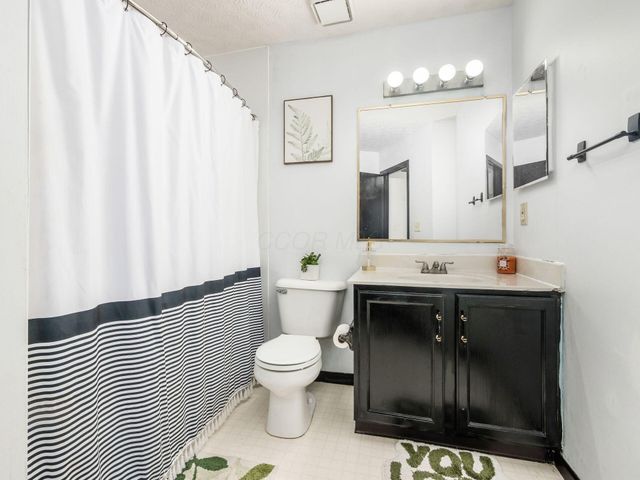 6363 Chelsea Glen Drive, Canal Winchester, OH 43110