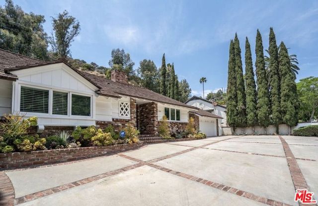 2201 Coldwater Canyon Drive, Beverly Hills, CA 90210