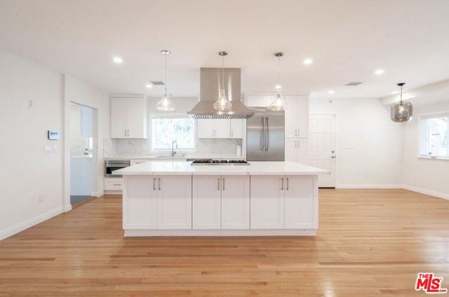 2201 Coldwater Canyon Drive, Beverly Hills, CA 90210